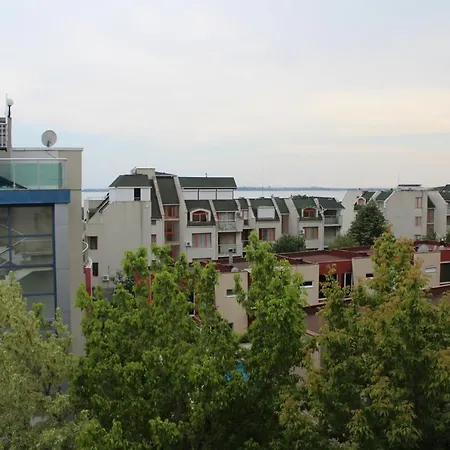 Complex Starfish със собствено паркомясто Свети Влас