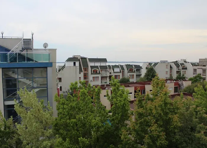 Complex Starfish със собствено паркомясто Свети Влас